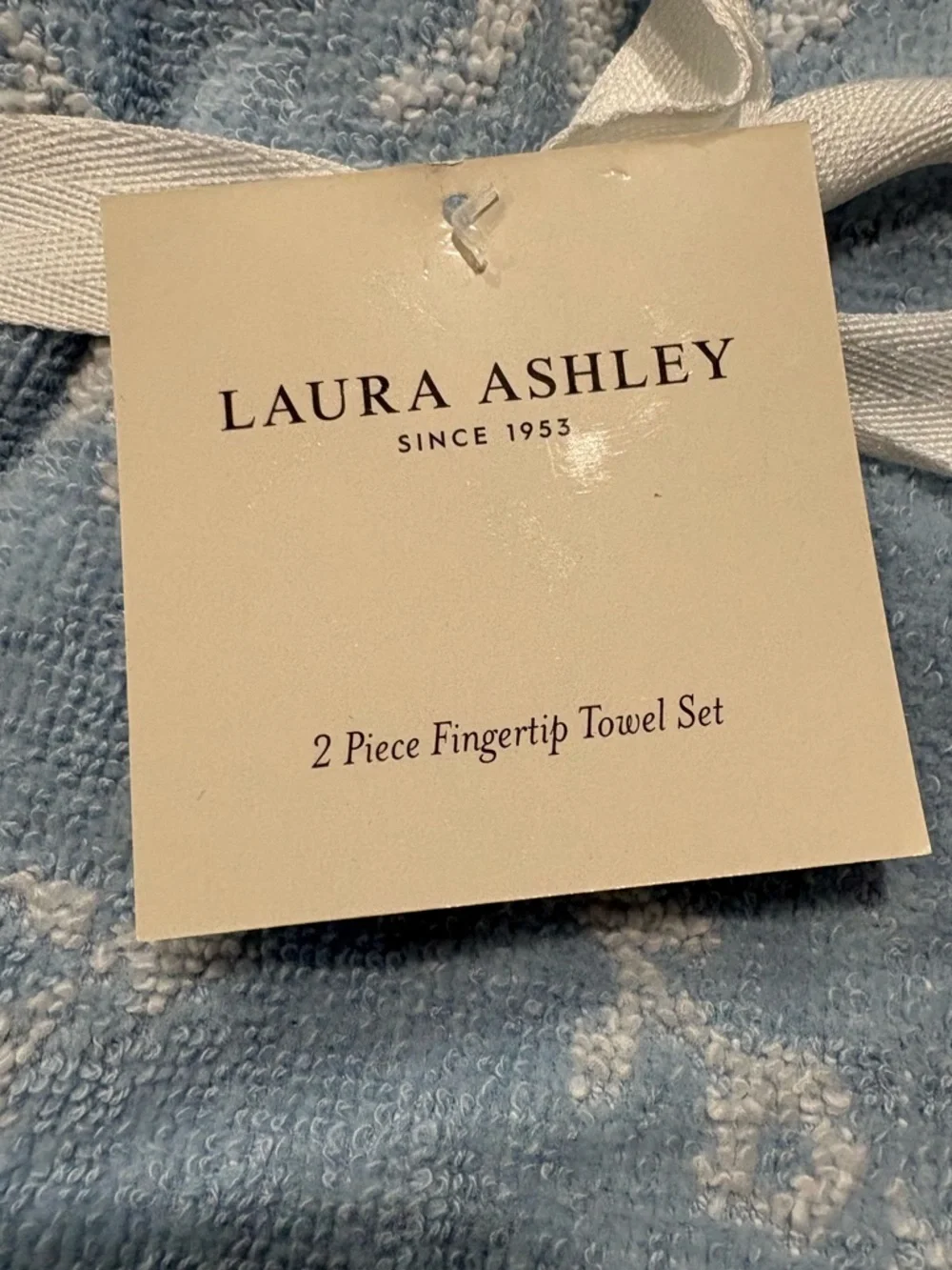 LAURA ASHLEY NWT 2pc fingertip towel set -blue/white bows